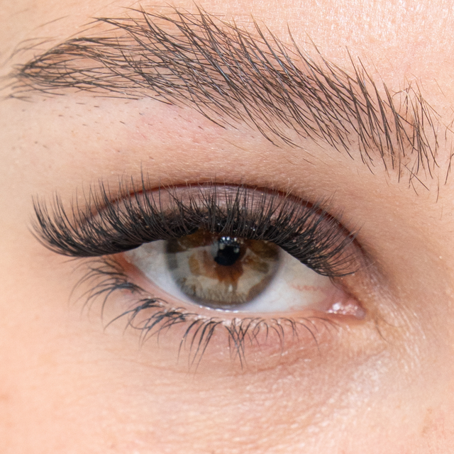 Troublemaker volume lash style